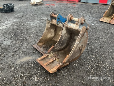 Quantity of (2) Digging 8 Ton Graafmachine Bak