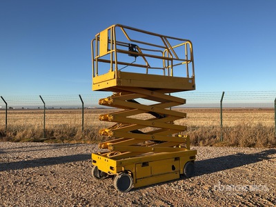 2010 Haulotte Compact12 Electric Elevador de tijera