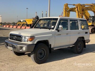 2018 Toyota Land Cruiser LX 76L 4x4 SUV