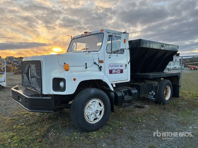 1997 International 2654 4x2 Spreader Truck