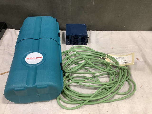 (8) O-Rings, (1) Power Supply, (1) Safety Kit & Assorted Items (8) O-Rings, (1) Power Supply, (1) Safety Kit & Assorted Items