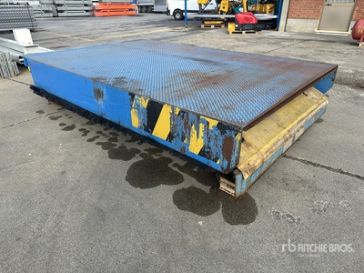 2003 PAT Hydraulic Loading Dock Ramp Varios. Industrial