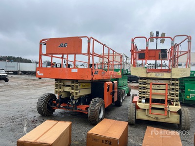 2017 JLG 330LRT 4x4 Diesel Plateforme élévatrice à ciseaux