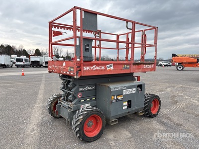 2016 Skyjack SJ6832 RT 4x4 Diesel Elevador de tijera