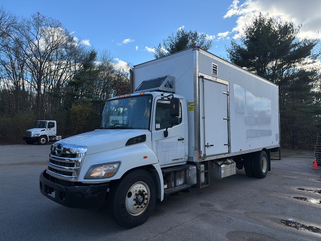 2018 Hino 338 4x2 Van Truck 2018 Hino 338 4x2 Van Truck