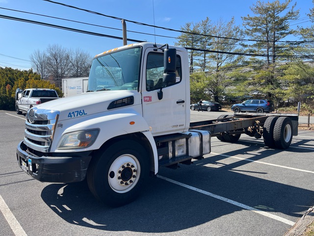2018 Hino 338 4x2 Cab and Chassis 2018 Hino 338 4x2 Cab and Chassis