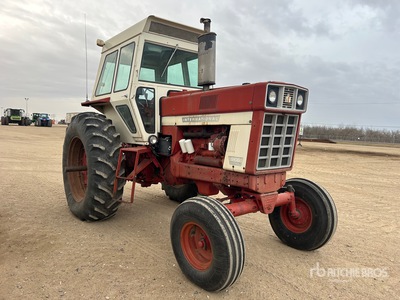 International Tracteur agricole 2 roues motrices