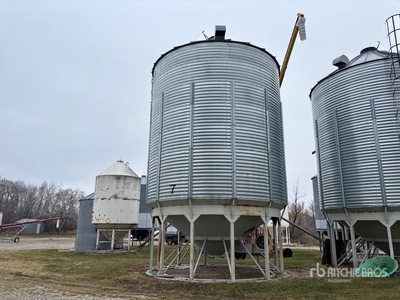 Caradon +/- 5000 bu 7 Ring Hopper Grain Bin