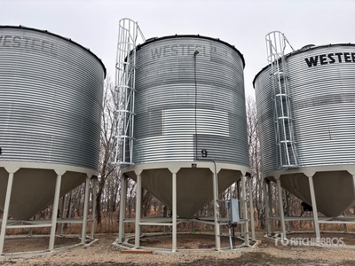 Westeel +/- 6500 bu 5 Ring Hopper Grain Bin