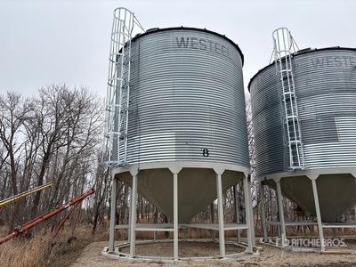 Westeel +/- 6500 bu 5 Ring Hopper Grain Bin