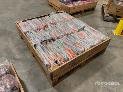 Quantity of (138) Pairs Of Winter Work Gloves Divers - Magasin, entrepôt, consommateur (Unused)