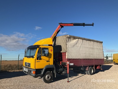 1996 Palfinger PK7000 2960 kg Knuckle Boom on 1996 MAN 10.223 4x2 Flatbed Truck with Crane