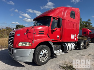 2013 Mack CXU613 Pinnacle 6x4 Tracteur Routier Couchette (Inoperable)