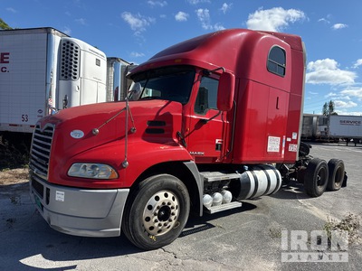 2013 Mack CXU613 Pinnacle 6x4 Tracteur Routier Couchette (Inoperable)