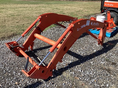 Kubota LA765 Front Loader Attachment