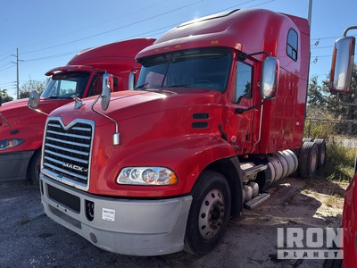 2016 Mack CXU613 Pinnacle 6x4 Tracteur Routier Couchette