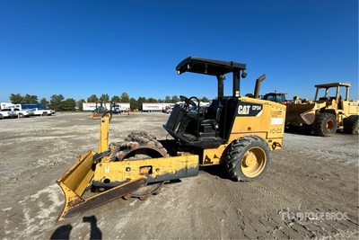 2015 Cat CP34 Padfoot Drum Compactor
