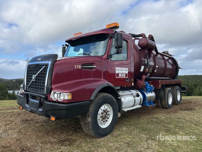 2003 on Volvo 6x4 Vacuum Tanker Truck