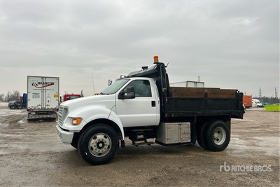 2001 Ford F-650 4x2 S/A Camión dumper (Inoperable)