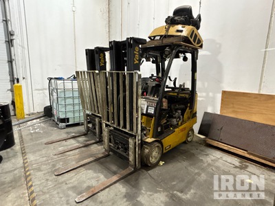 2016 YALE GLC040SVXNRSE082 3750 lb Cushion Tire Forklift (Inoperable)