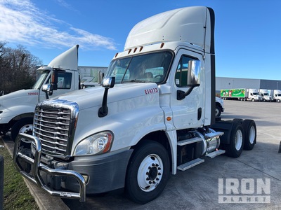 2015 Freightliner Cascadia 125 6x4 T/A Day Cab Truck Tractor