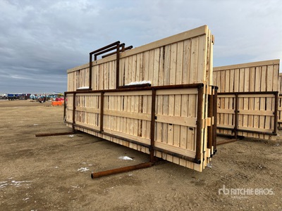 Quantity of (5) 24 ft 風よけフェンス