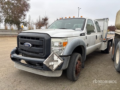 2012 Ford F-450 XL 4x2 Crew Cab Camion à Plateau (Inoperable)