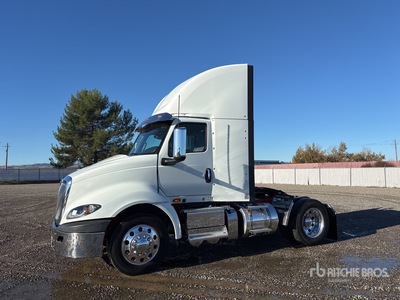 2021 International RH613 4x2 Ciągnik siodłowy z kabiną dzienną S/A