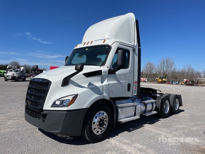 2021 Freightliner Cascadia 116 6x4 T/A Day Cab Truck Tractor