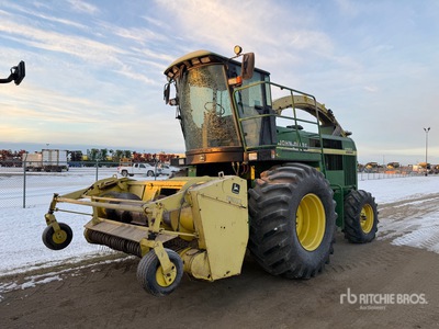 2003 John Deere 6950 حاصدة الأعلاف