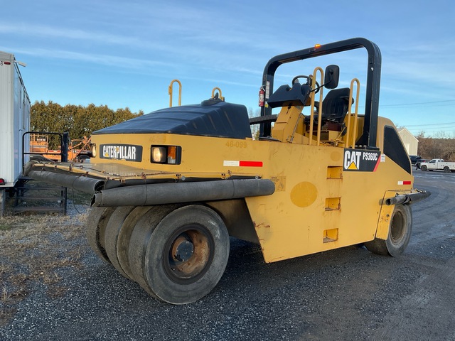 2009 Cat PS360C 7 Wheel Pneumatic Roller