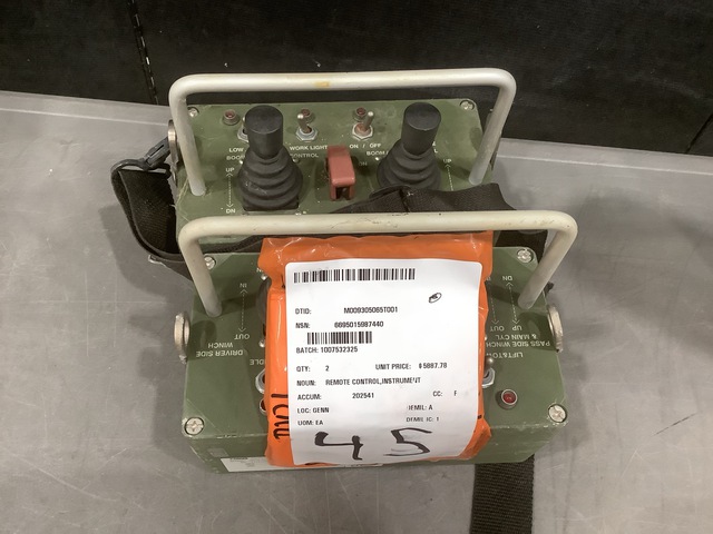 (2) HED DG-008-121 Wrecker Crane Remotes