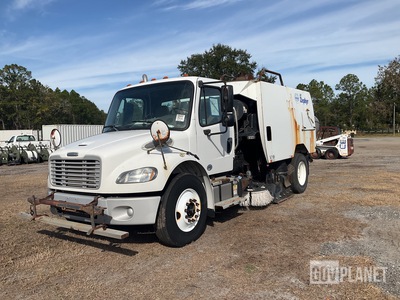 2007 Freightliner M2 Sweeper Truck