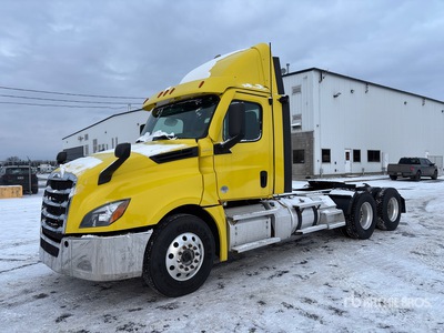 2021 Freightliner Cascadia 126 6x4 Ciągnik siodłowy T/A z kabiną dzienną