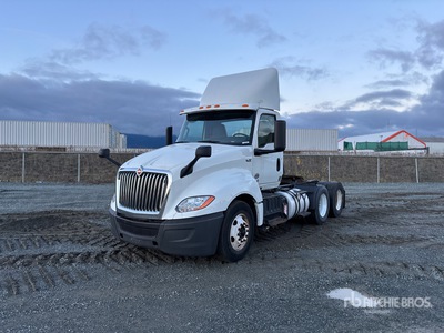 2020 International LT625 6x4 Ciągnik siodłowy T/A z kabiną dzienną