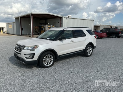 2017 Ford Explorer XLT 2WD SUV