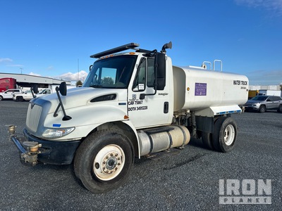 2013 International 4300 2000 gal 4x2 Water Truck