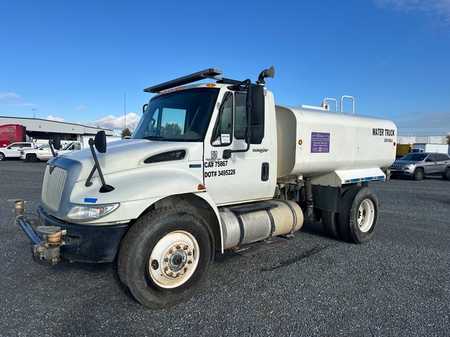 2013 International 4300 2000 gal 4x2 Water Truck