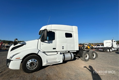 2020 Volvo VNL 6x4 T/A Sleeper Truck Tractor