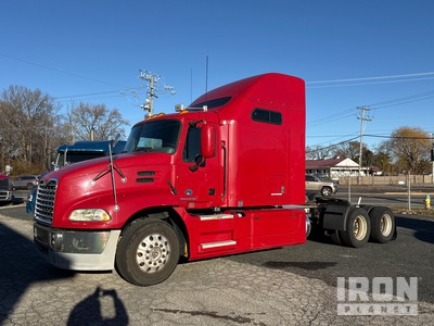 2015 Mack CXU613 6x4 تراكتور شاحنة كابينة النوم (ثنائية المحور)