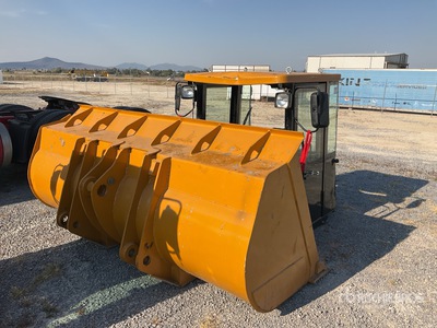 Cucharon y Cabina para Cargador Sobre de Neumaticos / Bucket and Cab Varios, implementos para pala cargadora - Fits Wheel Loader