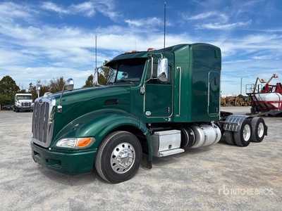 2013 Peterbilt 386 6x4 T/A Sleeper Truck Tractor