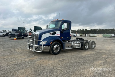 2016 Peterbilt 579 6x4 T/A Day Cab Truck Tractor