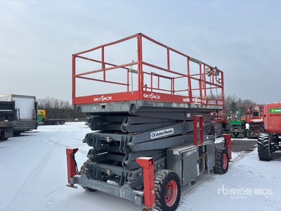 2007 Skyjack SJ9250 RT 4x4 Dual Fuel Scissor Lift