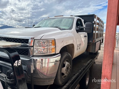 2013 Chevrolet Silverado 3500HD 4x2 Flatbed Truck