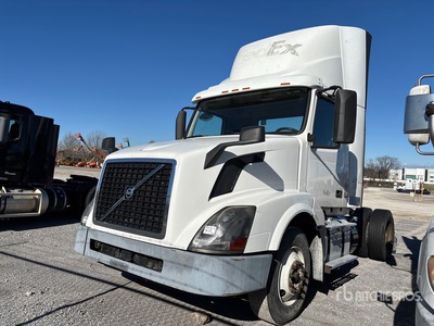 2016 Volvo VNL42T Day Cab Truck Tractor