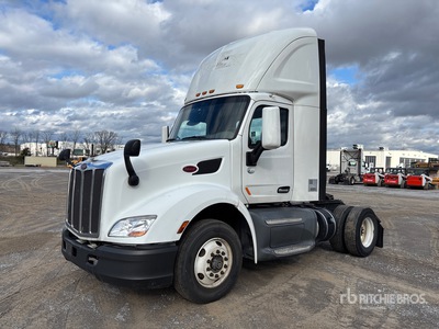 2017 Peterbilt 579 4x2 S/A Day Cab Truck Tractor