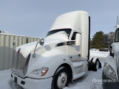 2015 Kenworth T680 4x2 S/A Day Cab Truck Tractor (Inoperable)