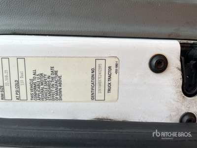 2014 Kenworth T680 Day Cab Truck Tractor (Inoperable)