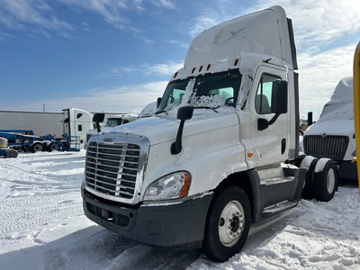 2016 Freightliner Cascadia 125 4x2 S/A Day Cab Truck Tractor